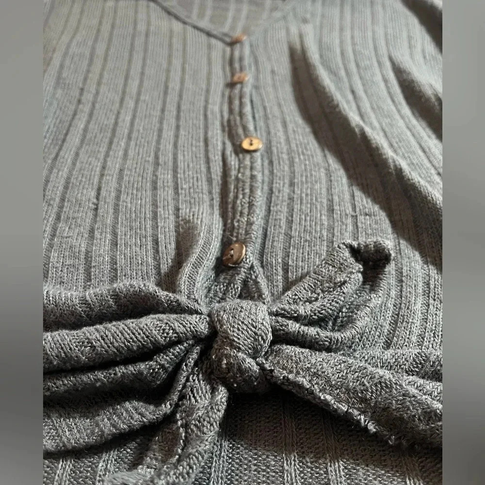 Ladies Medium Top - Picture 3 of 5